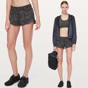 Lululemon Hotty Hot Short I| *2.5”
Incognito Camo Multi Grey / Black SZ 6
